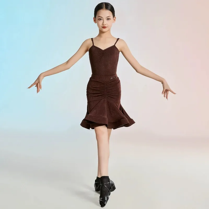 New girls' Latin dance suit high-end suspender large skirt children's dance practice suit set
New girls' Latin dance suit high-end suspender large skirt children's dance practice suit set