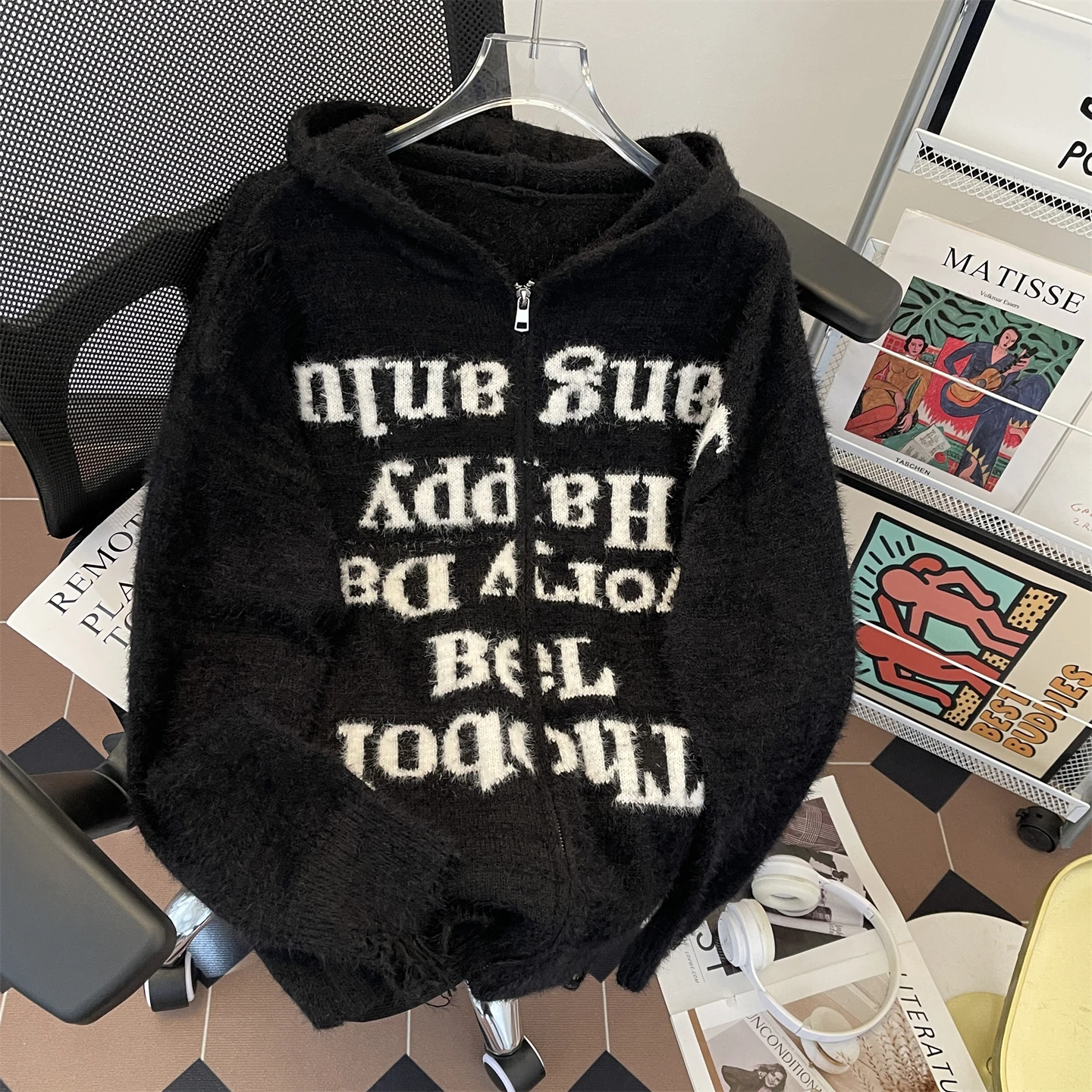 Мужской вязаный свитер с капюшоном в американском ретро-стиле, теплый зимний, на молнии, повседневная куртка с длинными рукавами
Мужской вязаный свитер с капюшоном в американском ретро-стиле, теплый зимний, на молнии, повседневная куртка с длинными рукавами