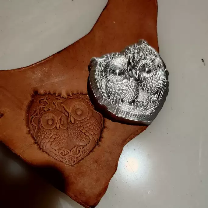 Handmade owl design Leather Embossing Die Aluminum vegetable tanned leather carving embossing mold
Handmade owl design Leather Embossing Die Aluminum vegetable tanned leather carving embossing mold