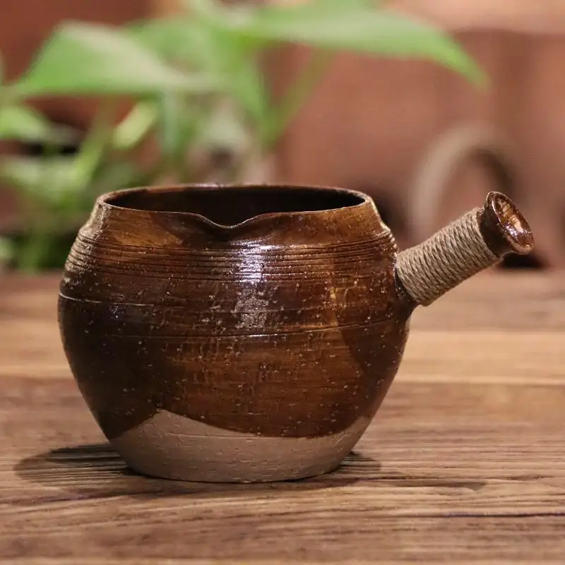 Traditional Handmade Rustic Clay Gongfu Cup Mu Old Pot Side Handle Public Justice Tea Ocean Cerc Tea Accories Vintage S...
Traditional Handmade Rustic Clay Gongfu Cup Mu Old Pot Side Handle Public Justice Tea Ocean Cerc Tea Accories Vintage S...