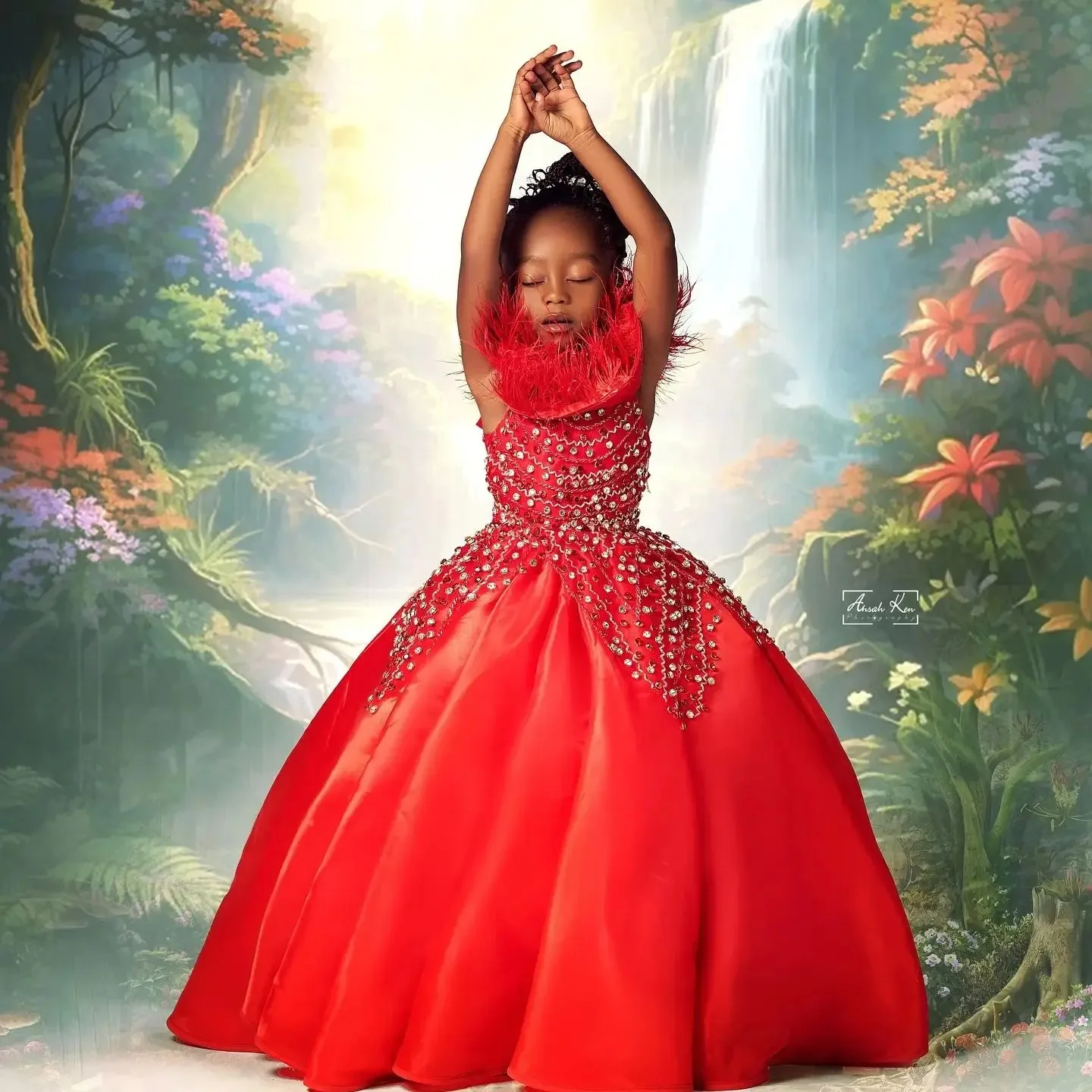 Red Sleeveless Flower Girl Dresses for Wedding Feather Off The Shoulder Gown for Photoshoot First Communion Gowns Customized
Red Sleeveless Flower Girl Dresses for Wedding Feather Off The Shoulder Gown for Photoshoot First Communion Gowns Customized