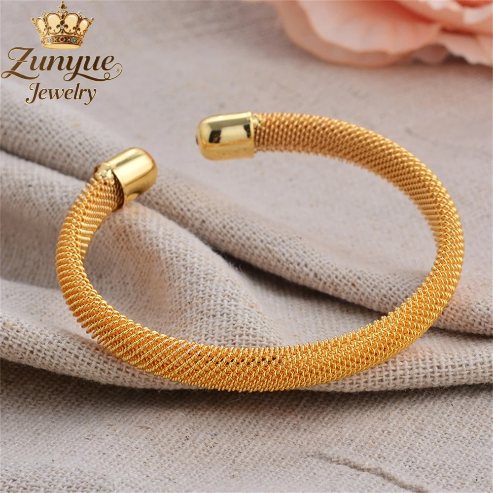 Sand Gold Hollowed-Out Flower Bracelet Luxury Quality Jewelry Handicraft Fashion Jewelry Exquisite Popular Elegant Gift Charms
Sand Gold Hollowed-Out Flower Bracelet Luxury Quality Jewelry Handicraft Fashion Jewelry Exquisite Popular Elegant Gift Charms