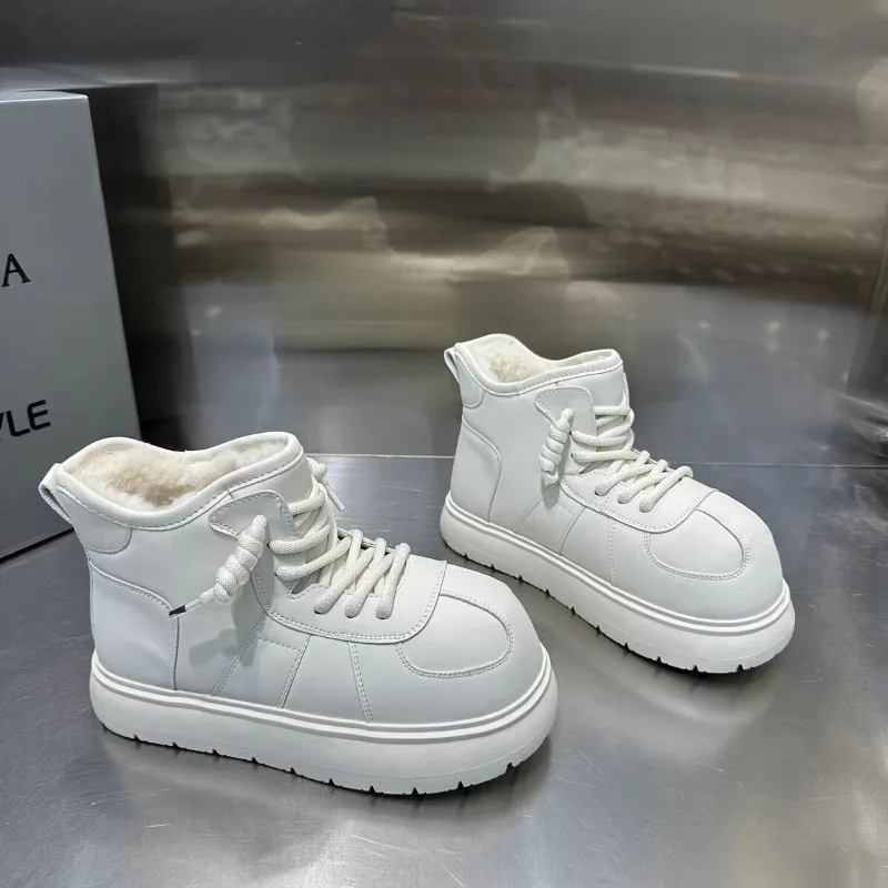 Женская модная обувь на плоской подошве, новые зимние ботинки с круглой головкой и передним ремешком, противоскользящие износостойкие короткие ботинки на толстой подошве
Женская модная обувь на плоской подошве, новые зимние ботинки с круглой головкой и передним ремешком, противоскользящие износостойкие короткие ботинки на толстой подошве