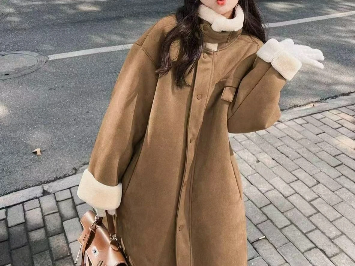 Sheep Wool Coat for Women 2025 Winter Thickened Long Plush Shearling Eco-Friendly Fur Coat
Sheep Wool Coat for Women 2025 Winter Thickened Long Plush Shearling Eco-Friendly Fur Coat