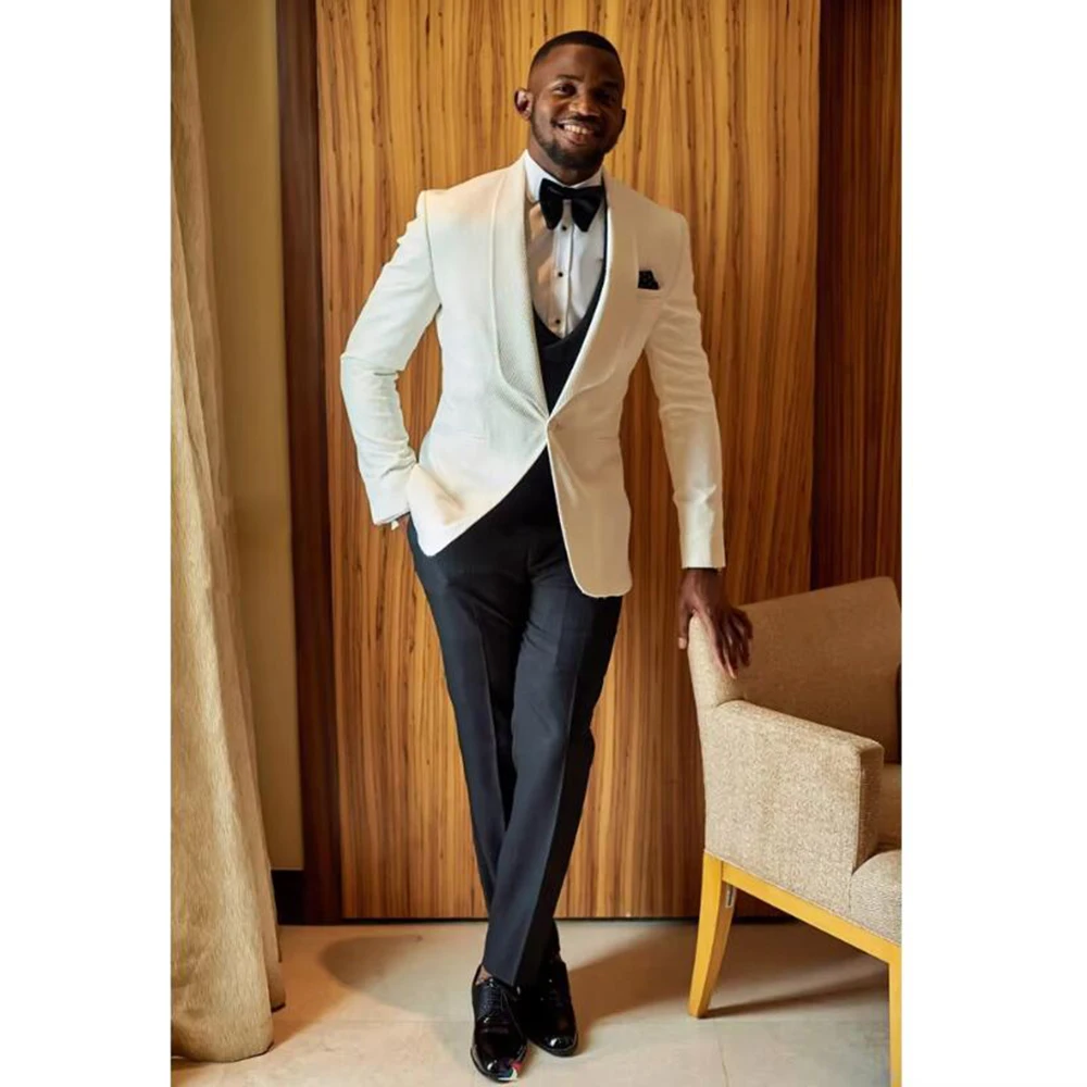 High-end Suits for Men Shawl Lapel 3 Pieces White Jacket Black Pants Vest Male Clothing Wedding Banquet Business Costume Homme
High-end Suits for Men Shawl Lapel 3 Pieces White Jacket Black Pants Vest Male Clothing Wedding Banquet Business Costume Homme