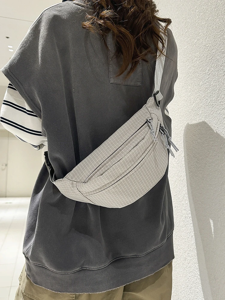 Повседневная сумка через плечо в стиле ретро для мужчин и женщин, дорожная велосипедная поясная сумка, клетчатый узор, высокое эстетическое значение, клецки, ape
Повседневная сумка через плечо в стиле ретро для мужчин и женщин, дорожная велосипедная поясная сумка, клетчатый узор, высокое эстетическое значение, клецки, ape