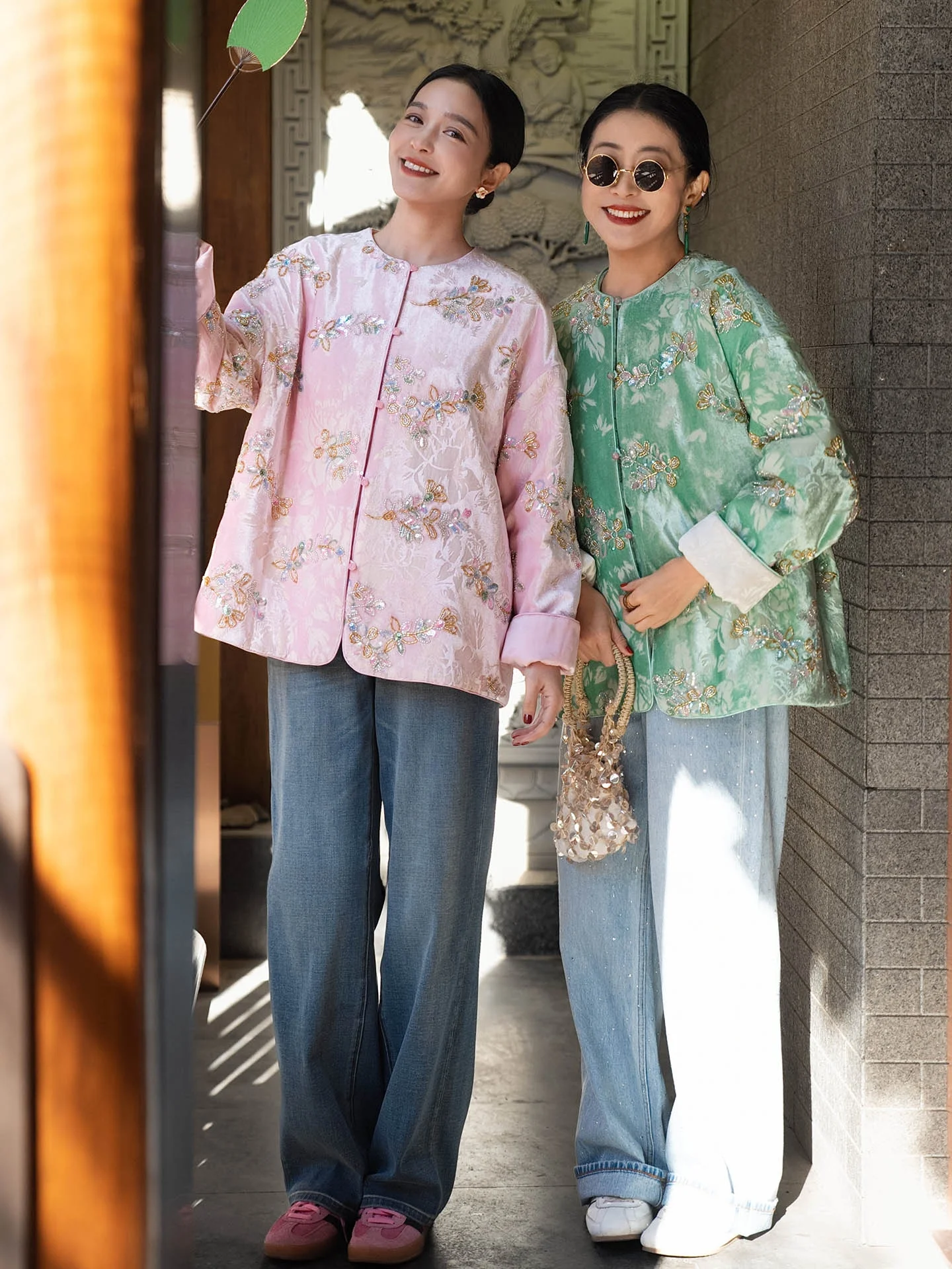 Новая китайская бархатная хлопковая куртка с вышивкой бисером и узором в виде обожженных цветов для Весеннего фестиваля 600
Новая китайская бархатная хлопковая куртка с вышивкой бисером и узором в виде обожженных цветов для Весеннего фестиваля 600