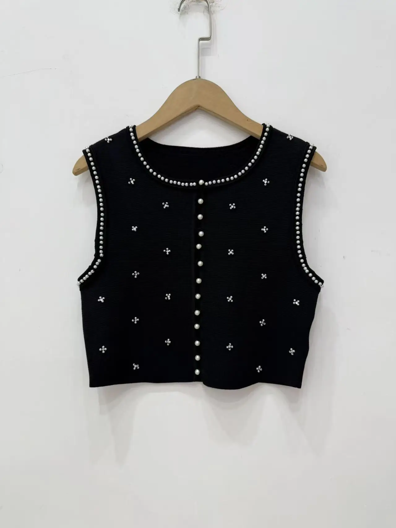 Women Pearl Diamond Decoration Knit Set O-Neck Sleeveless Single Breasted Vest + High Waist Mini Skirt Fashion Suit
Women Pearl Diamond Decoration Knit Set O-Neck Sleeveless Single Breasted Vest + High Waist Mini Skirt Fashion Suit
