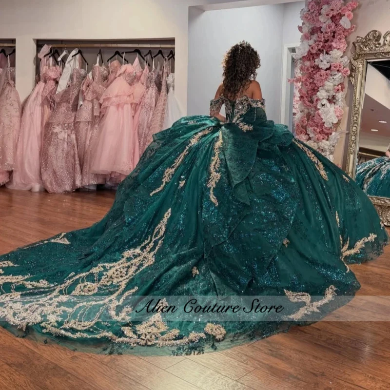 Dark green Shiny Ball Gown Quinceanera Dresses Gold Applique Lace Beading Crystal Bow Tiered Tull Corset Off The Shoulder Sweet
Dark green Shiny Ball Gown Quinceanera Dresses Gold Applique Lace Beading Crystal Bow Tiered Tull Corset Off The Shoulder Sweet