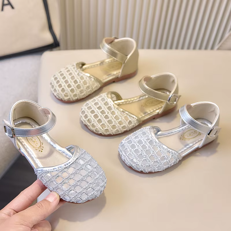 2026 Summer Toddler Girls Mary Jane Sandals Hollow Lace Breathable Soft Sole Kids Flats Princess Dress Shoes for Wedding Party
2026 Summer Toddler Girls Mary Jane Sandals Hollow Lace Breathable Soft Sole Kids Flats Princess Dress Shoes for Wedding Party