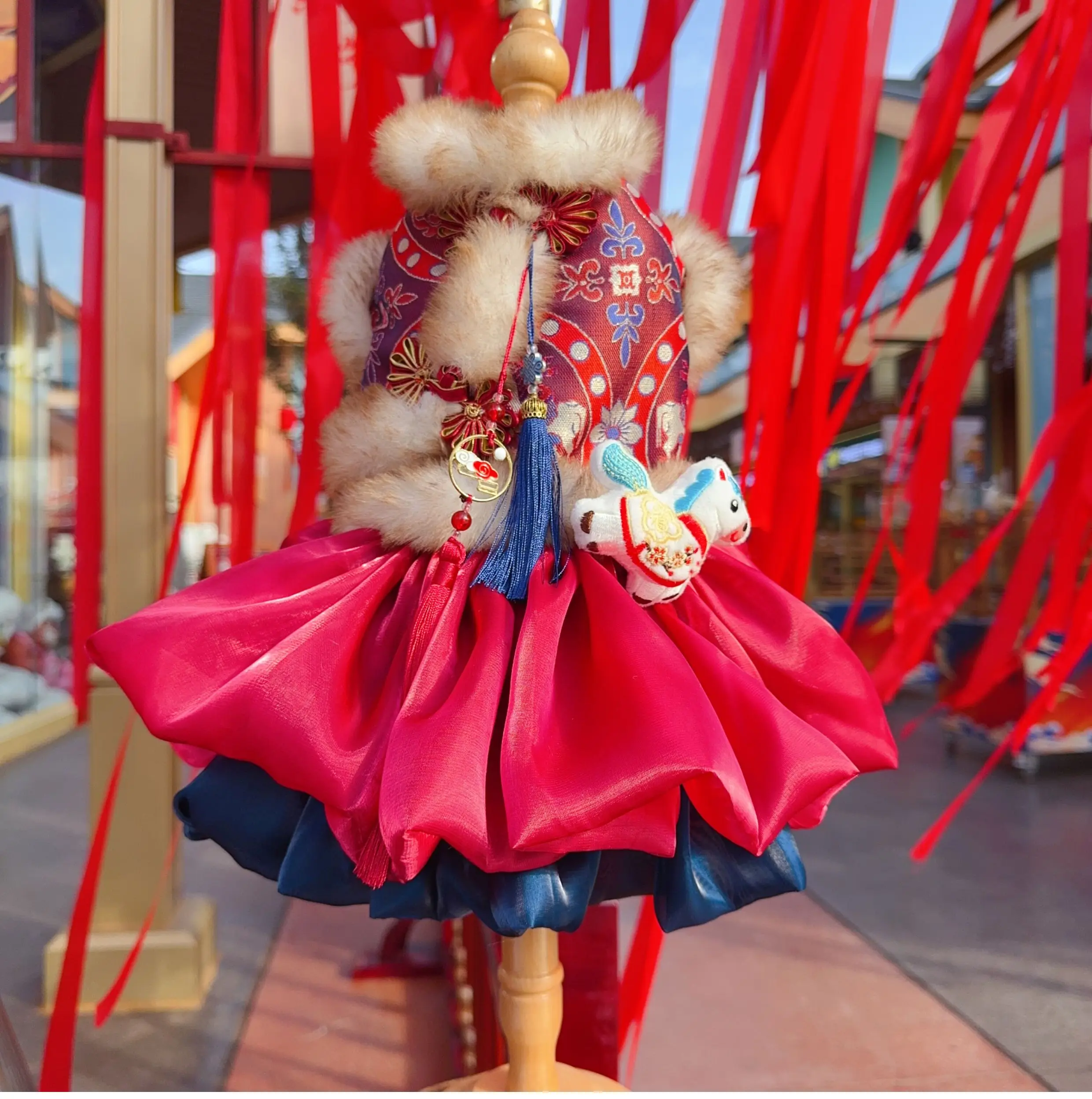 Ретро модная красная зеленая одежда для щенков, зимнее плотное плюшевое пальто с принтом, платья для маленьких и средних собак, одежда для щенков чихуахуа-пуделей
Ретро модная красная зеленая одежда для щенков, зимнее плотное плюшевое пальто с принтом, платья для маленьких и средних собак, одежда для щенков чихуахуа-пуделей