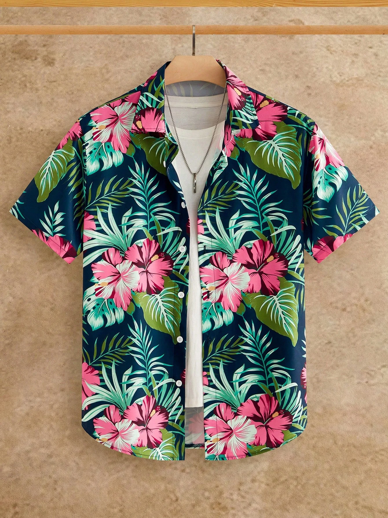 Men's Summer Tropical Print Button-Down Shirt Casual Breathable Short-Sleeve Collared Shirt for Vacations Stylish Men's Apparel
Men's Summer Tropical Print Button-Down Shirt Casual Breathable Short-Sleeve Collared Shirt for Vacations Stylish Men's Apparel