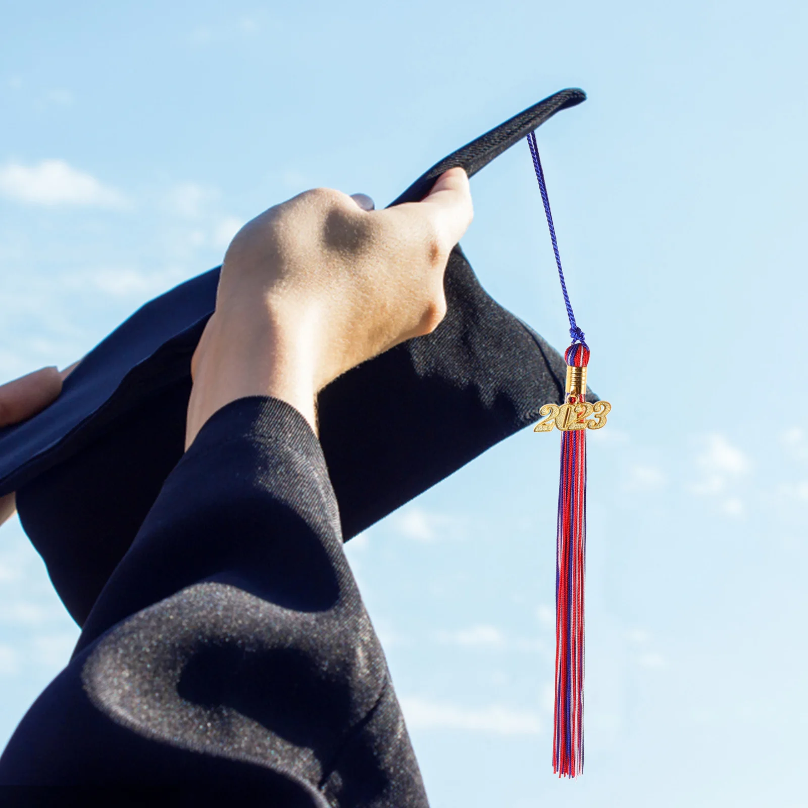 1 Set Hat Tassels 2023 Durable Polyester Graduation Cap Decorations Lightweight Tassel Ornaments Graduation Caps Tassels 2023
1 Set Hat Tassels 2023 Durable Polyester Graduation Cap Decorations Lightweight Tassel Ornaments Graduation Caps Tassels 2023