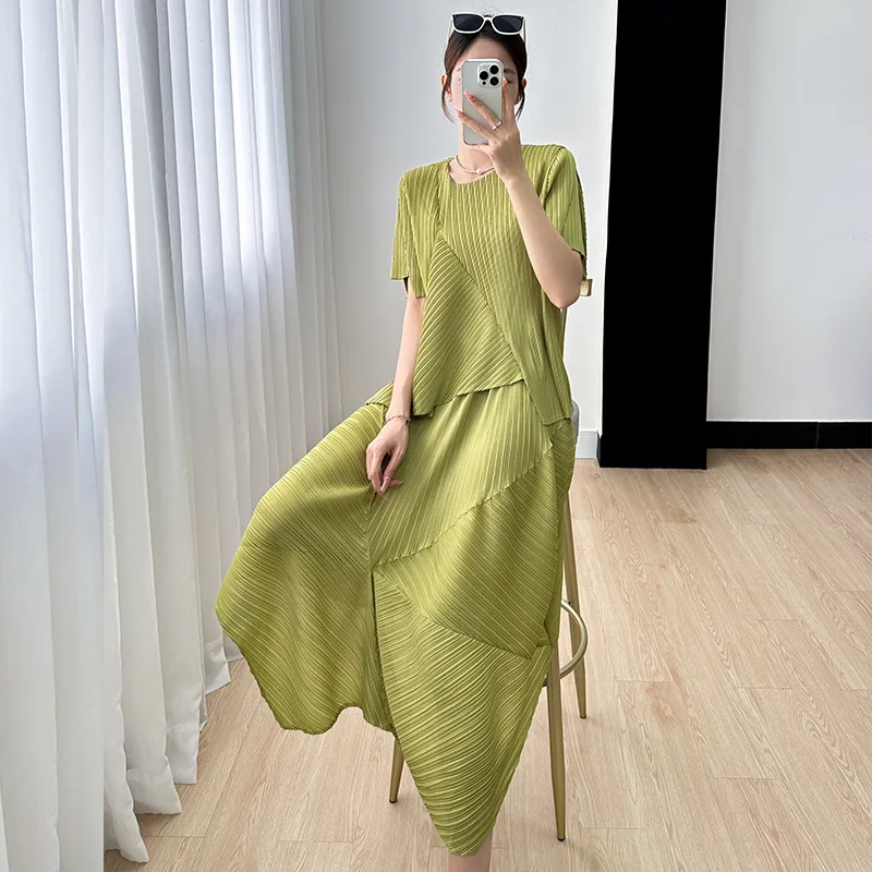 Miyake Solid Color Design Sense Set Women's Summer Big Swing Half Skirt Short Sleeve Round Neck Top Pleated Two Piece Set New
Miyake Solid Color Design Sense Set Women's Summer Big Swing Half Skirt Short Sleeve Round Neck Top Pleated Two Piece Set New