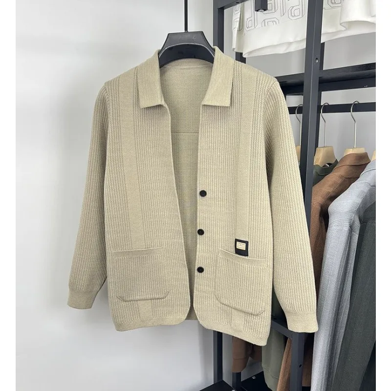 Knitted High-end Cardigan Men's Solid Color Lapel Sweater New Coat Autumn Trendy Casual Versatile Top
Knitted High-end Cardigan Men's Solid Color Lapel Sweater New Coat Autumn Trendy Casual Versatile Top