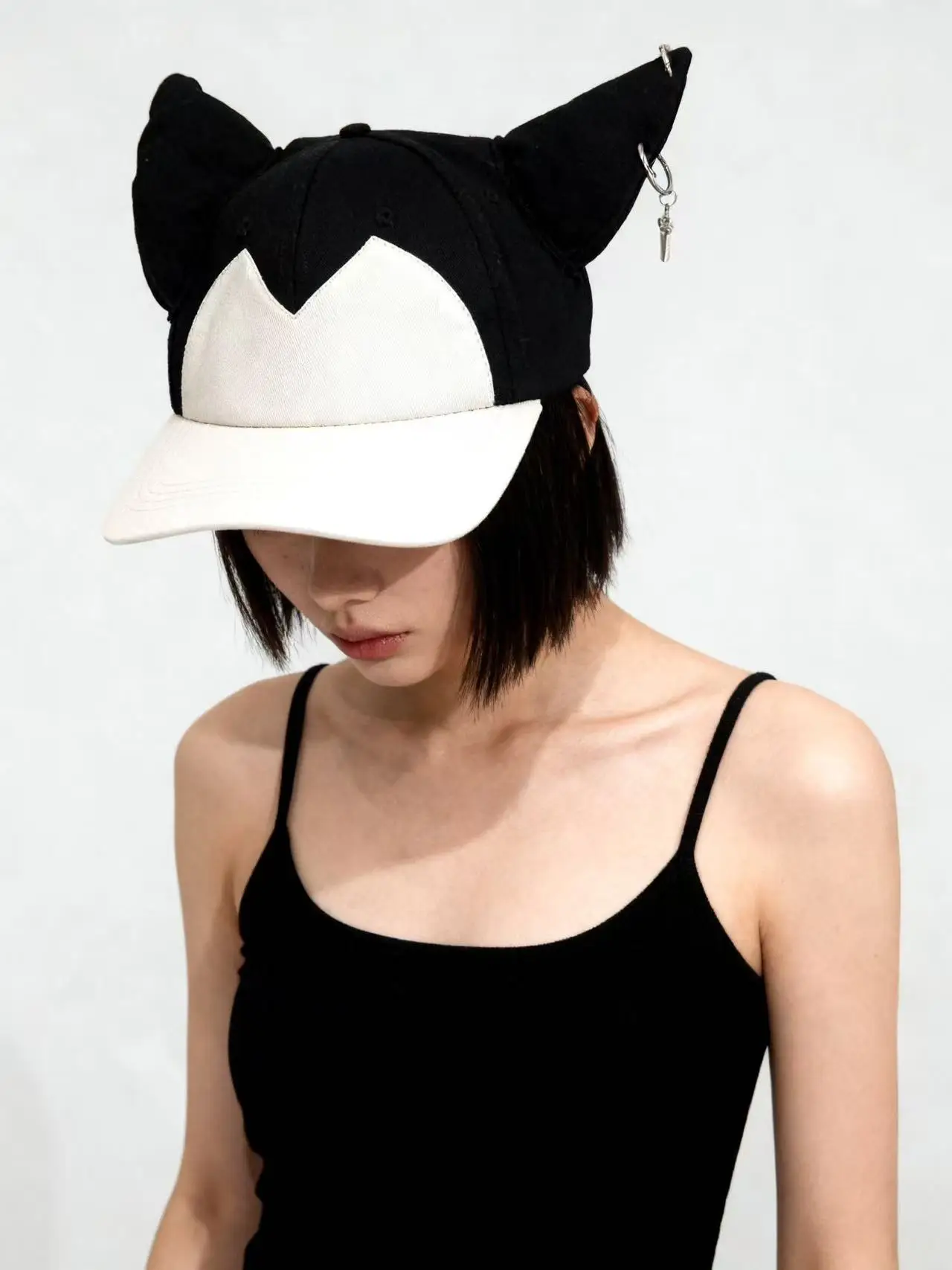 Cute Cartoon Anime Baseball Cap 3D Ear Design Adjustable Street Style Summer Hat for Teenage Girls Fashionable Breathable
Cute Cartoon Anime Baseball Cap 3D Ear Design Adjustable Street Style Summer Hat for Teenage Girls Fashionable Breathable