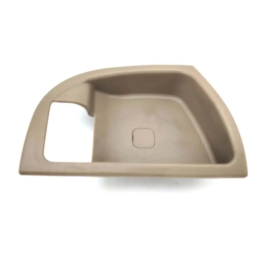 Накладка ручки передней правой внутренней двери для Hyundai Santa Fe 2007-2012 82621-2B000
Накладка ручки передней правой внутренней двери для Hyundai Santa Fe 2007-2012 82621-2B000