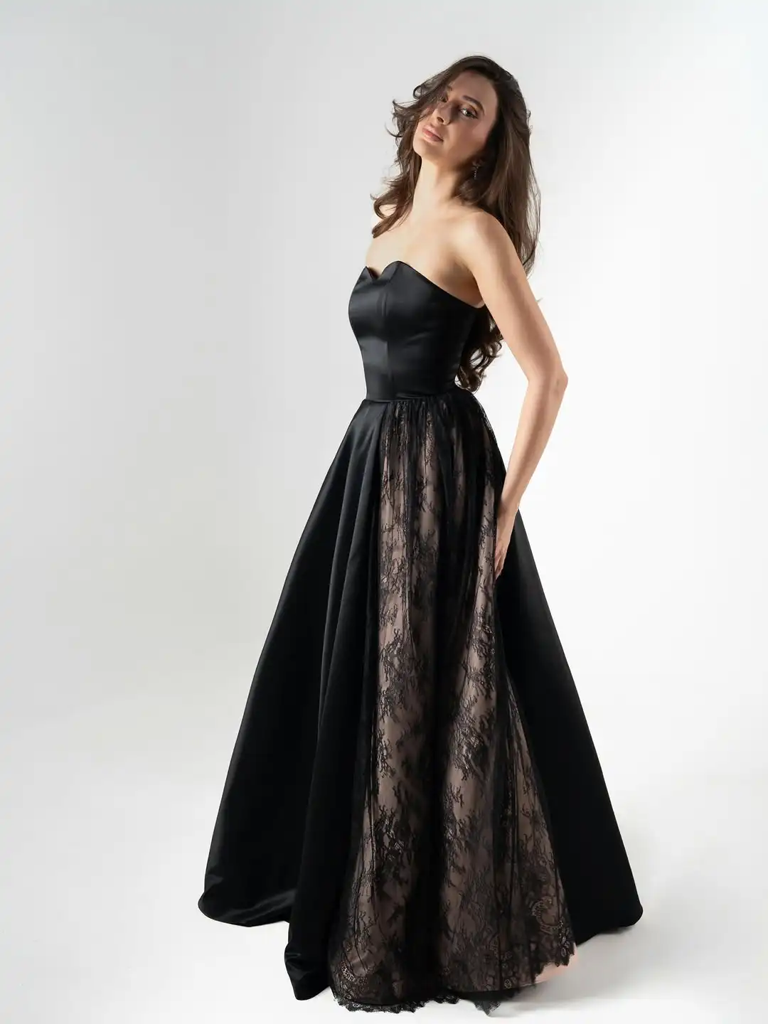 Evening Dresses, Strapless Sweetheart Neck Satin A Line With Black Lace Lining Formal Party Gowns For Wedding Reception
Evening Dresses, Strapless Sweetheart Neck Satin A Line With Black Lace Lining Formal Party Gowns For Wedding Reception