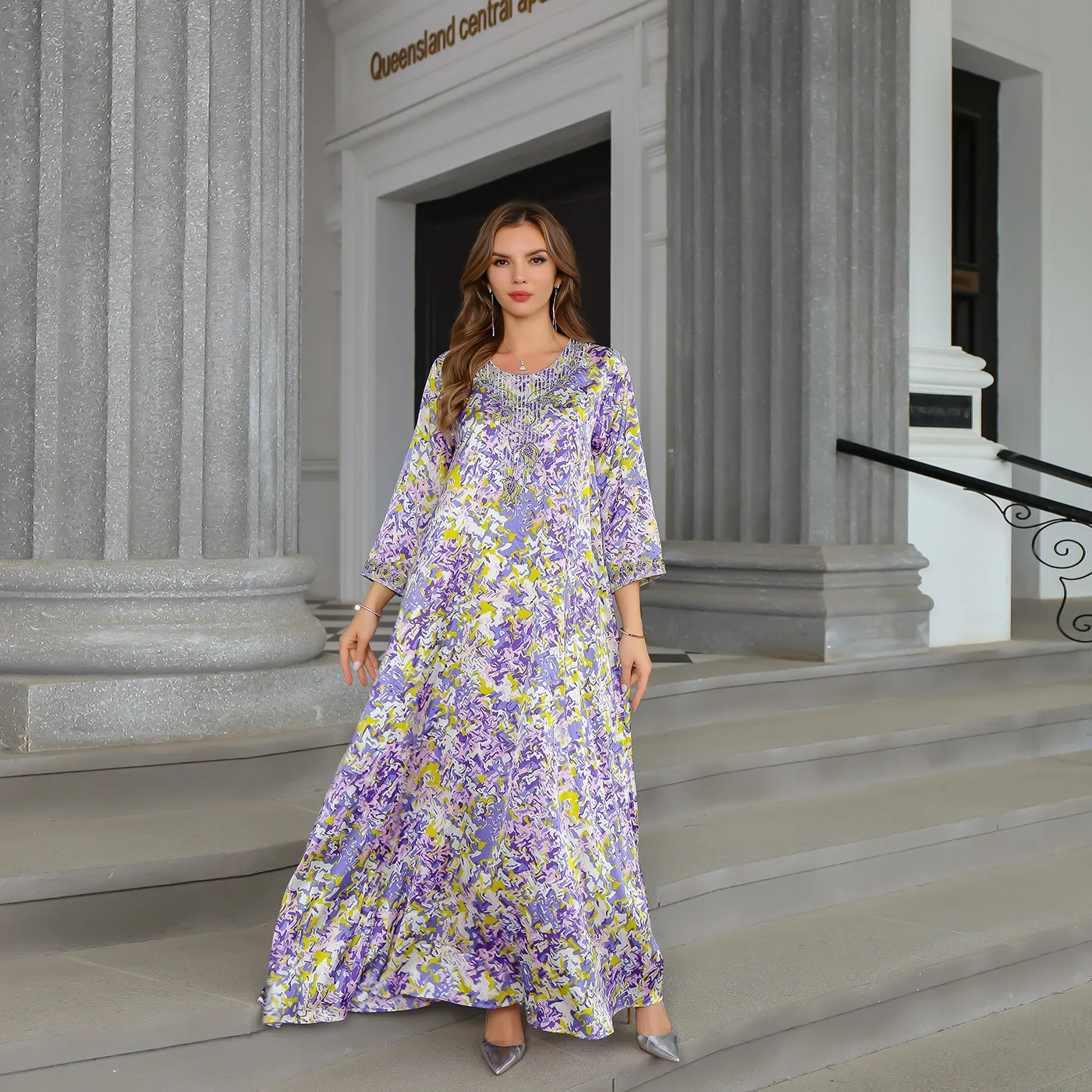 Cross-border Middle East Muslim hot diamond robe women's clothing Dubai Turkish abaya robe Amazon foreign trade wholesale dance
Cross-border Middle East Muslim hot diamond robe women's clothing Dubai Turkish abaya robe Amazon foreign trade wholesale dance