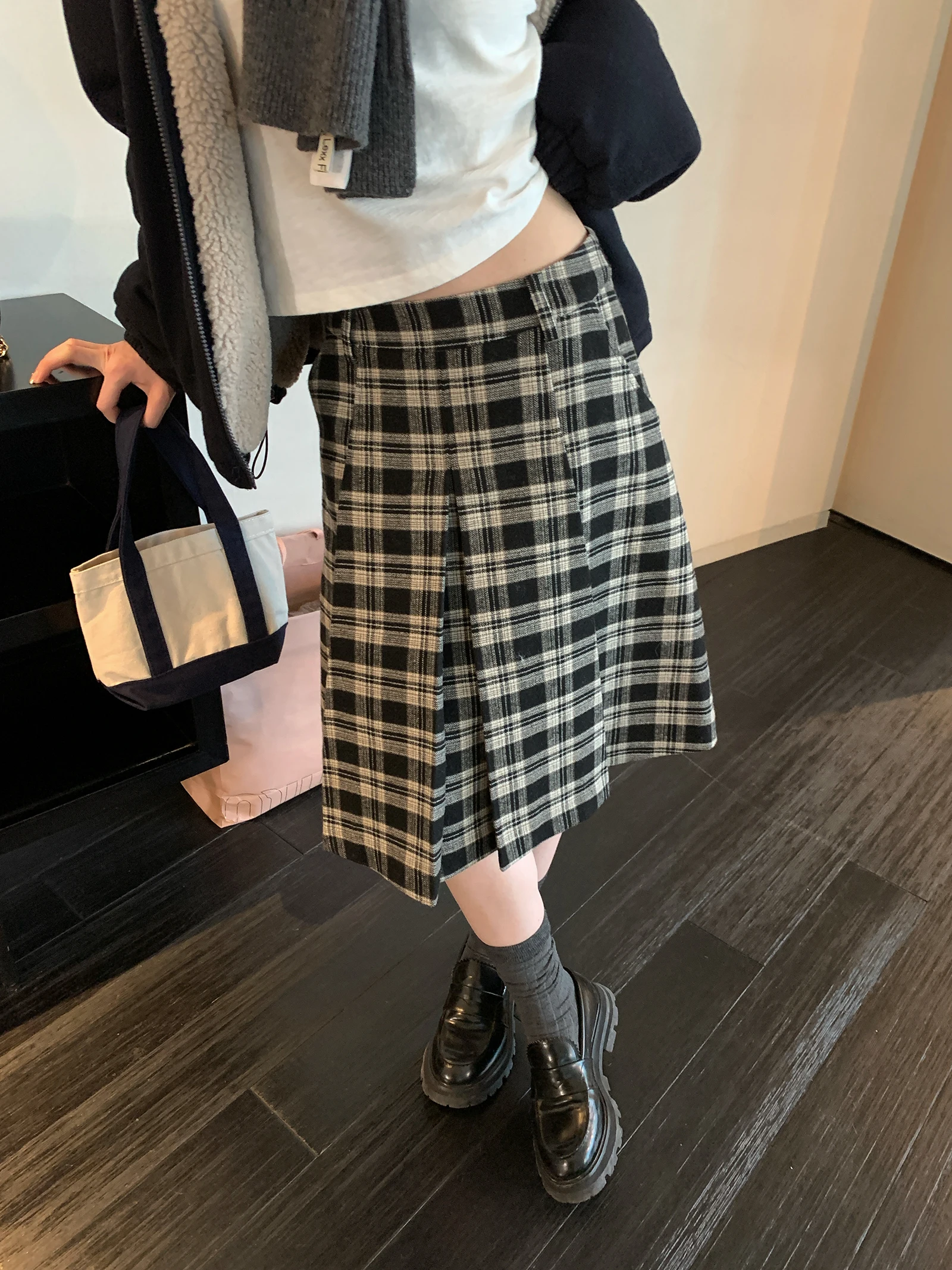 Briti School Sle A-Line Skirt Woolen Plaid Pleated High Waist Women's Casual mid Waist Design Side Zipper
Briti School Sle A-Line Skirt Woolen Plaid Pleated High Waist Women's Casual mid Waist Design Side Zipper