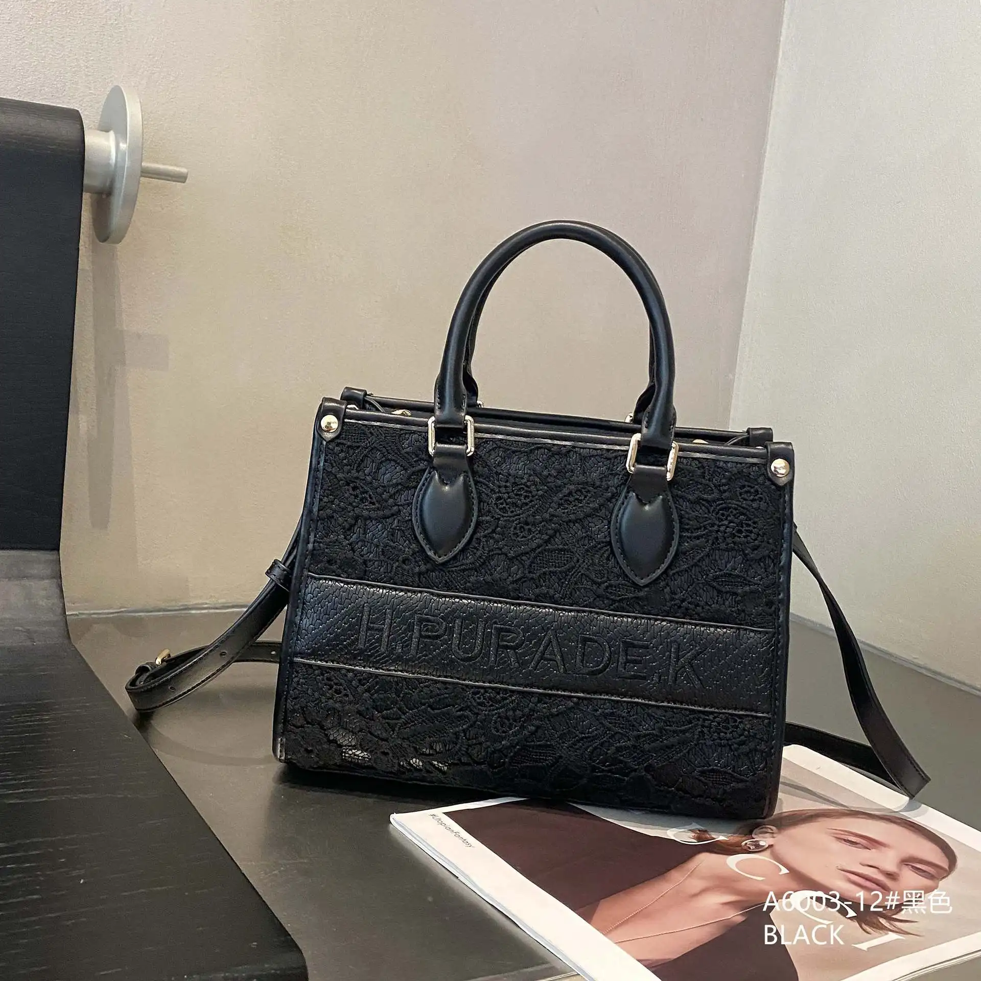 Premium Quality Women Handbag PU Leather Shoulder Bag Crossbody Purse Ladies Designer Messenger Fashionable Casual
Premium Quality Women Handbag PU Leather Shoulder Bag Crossbody Purse Ladies Designer Messenger Fashionable Casual