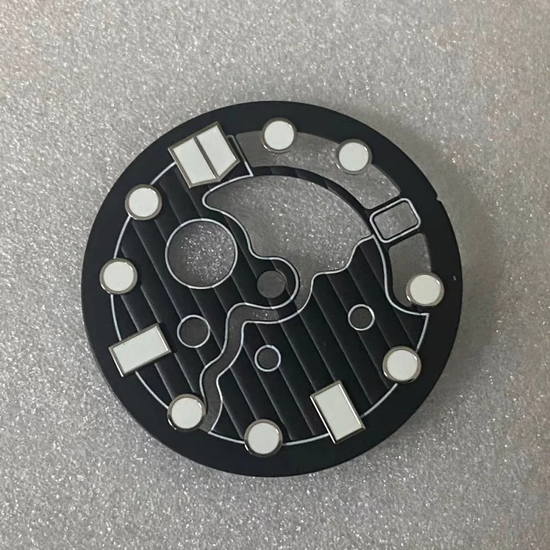 28.5 mm diameter skeleton dial Green luminous Fits NH35 / H36 calibre Only suitable for 3 o'clock handles 
28.5 mm diameter skeleton dial Green luminous Fits NH35 / H36 calibre Only suitable for 3 o'clock handles