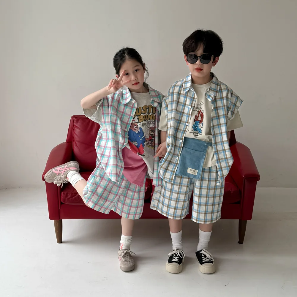 Set 2025 Summer New Childrens Wear Korean Style Boys and Girls Plaid Loose Short-sleeved Shorts Two-piece Casual Simple
Set 2025 Summer New Childrens Wear Korean Style Boys and Girls Plaid Loose Short-sleeved Shorts Two-piece Casual Simple