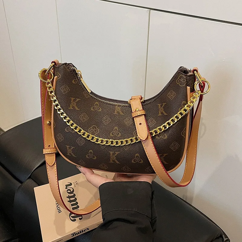 Classic Vintage Monogram Hobo Shoulder Bag, Trendy Versatile Crossbody Handbag with Gold Chain & Dual Straps
Classic Vintage Monogram Hobo Shoulder Bag, Trendy Versatile Crossbody Handbag with Gold Chain & Dual Straps