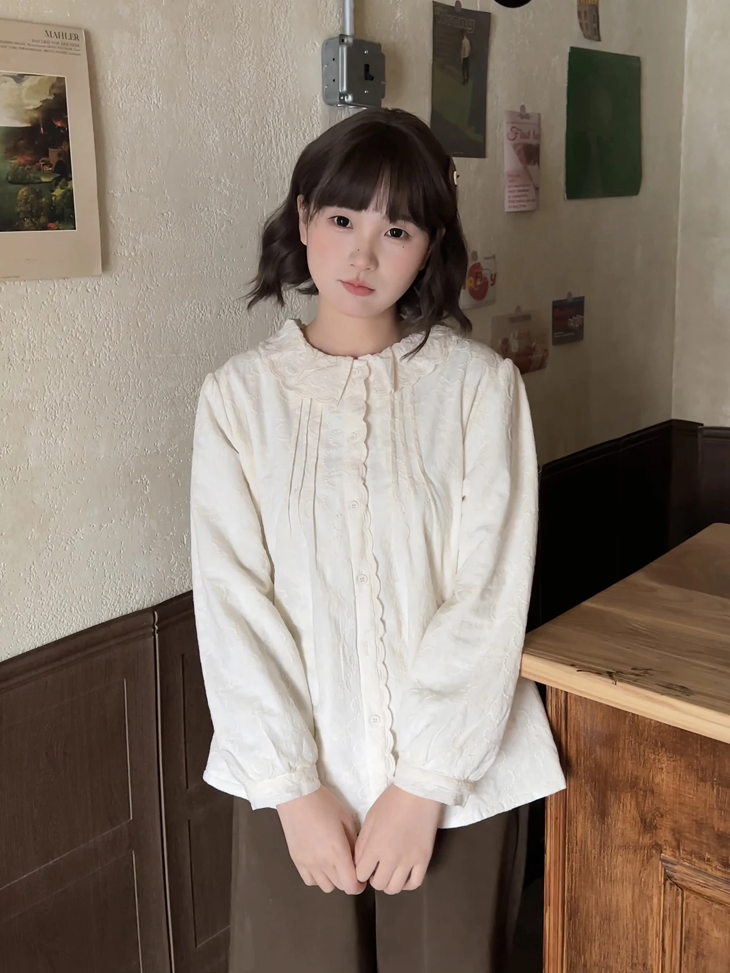 Женская свободная белая блузка с ретро-воротником, длинными рукавами, на флисовой подкладке, с кружевом, из чистого хлопка, теплая, осенне-зимняя
Женская свободная белая блузка с ретро-воротником, длинными рукавами, на флисовой подкладке, с кружевом, из чистого хлопка, теплая, осенне-зимняя