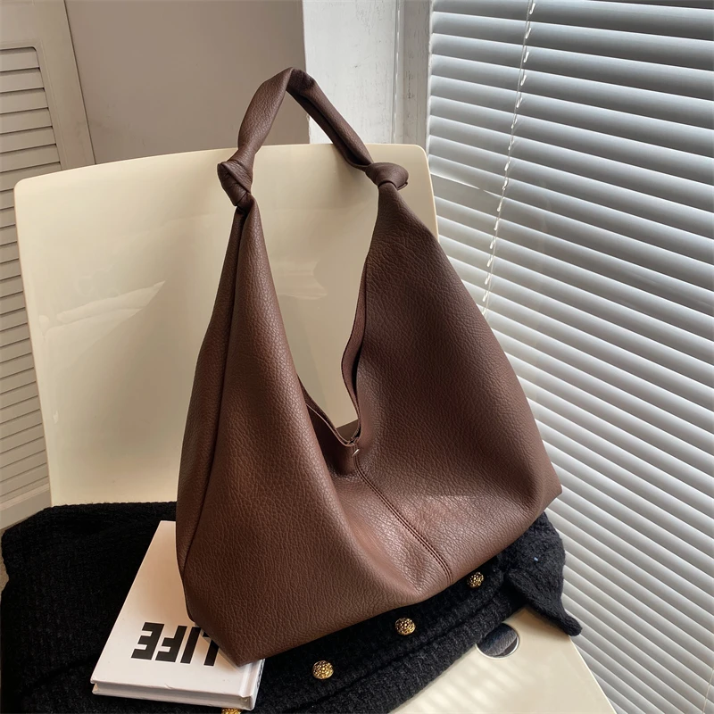 New Style Fashionable Simple Female Luxury Women Shoulder Bags PU Leather Daily Multi-function Leisure Popular Tote Soft Surface
New Style Fashionable Simple Female Luxury Women Shoulder Bags PU Leather Daily Multi-function Leisure Popular Tote Soft Surface
