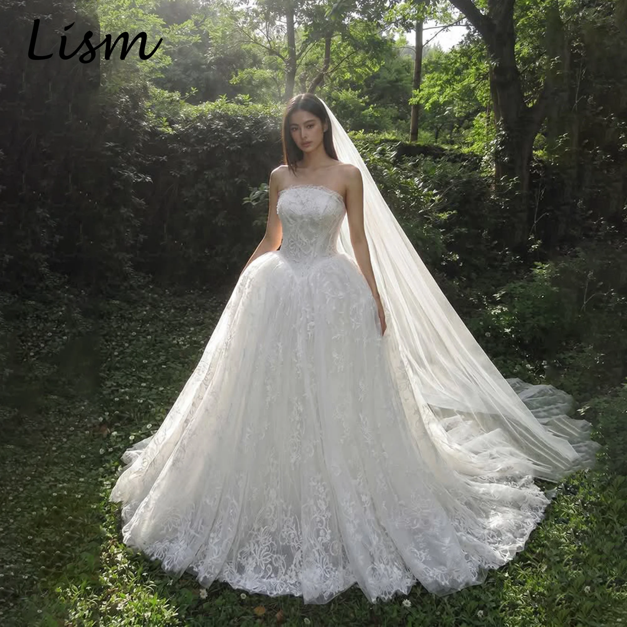 Lism Classic Sleeveless Strapless Wedding Dress A-line Sweep Train Lace Korea Wedding Dress Photo Shoot 웨딩드레스 2026 Customized
Lism Classic Sleeveless Strapless Wedding Dress A-line Sweep Train Lace Korea Wedding Dress Photo Shoot 웨딩드레스 2026 Customized