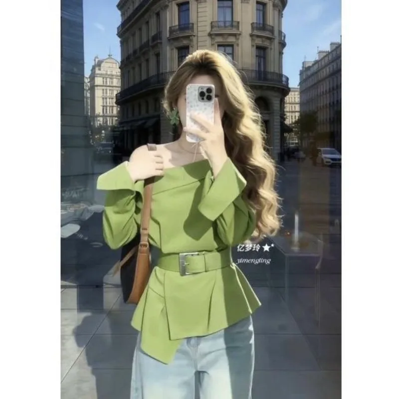 French Style One-word Collar Shirt Women's Spring Looks Great, Off-shoulder Top Can Be Worn Outside Thin Waist Temperament Shirt
French Style One-word Collar Shirt Women's Spring Looks Great, Off-shoulder Top Can Be Worn Outside Thin Waist Temperament Shirt