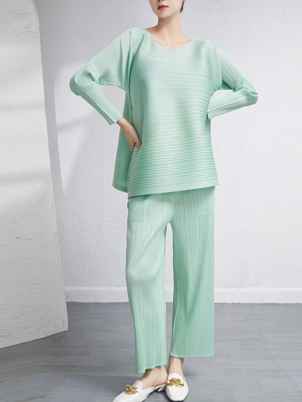 Loose Faionable Polyester Fabric Set Casual Loose Top And Pants Meat Concealing Agel Sle Two-Piece Women's Ensemble
Loose Faionable Polyester Fabric Set Casual Loose Top And Pants Meat Concealing Agel Sle Two-Piece Women's Ensemble