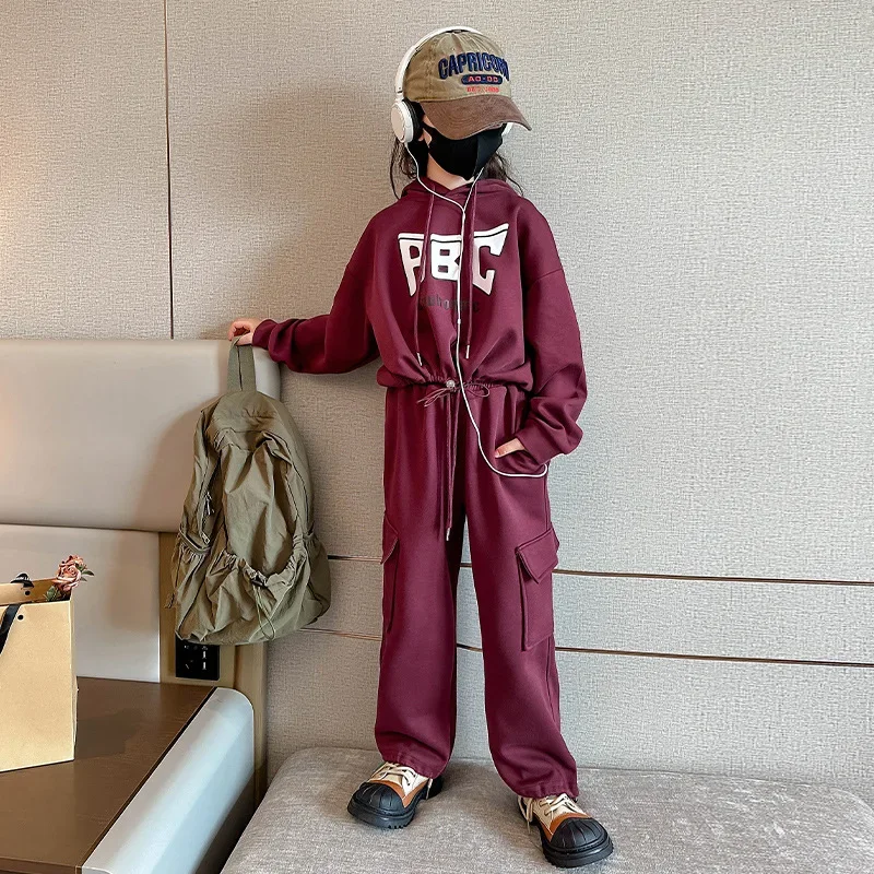 Girls' letter printed work pants set for spring and autumn 2024 new medium to large short hoodies with loose and stylish hoodies
Girls' letter printed work pants set for spring and autumn 2024 new medium to large short hoodies with loose and stylish hoodies