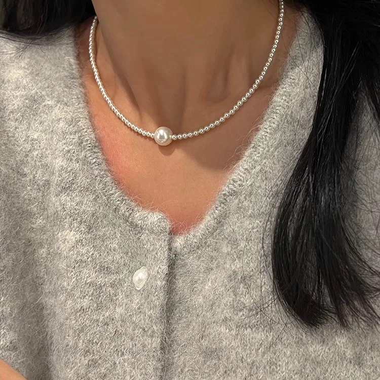 Simple single Shijia strong light pearl sterling silver necklace high-end light luxury collarbone chain spring and summer
Simple single Shijia strong light pearl sterling silver necklace high-end light luxury collarbone chain spring and summer
