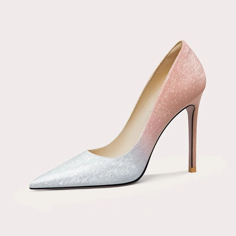 Spring new pointed color contrast sequins square heel wedding shoes stiletto banquet dress large size small size women's shoes
Spring new pointed color contrast sequins square heel wedding shoes stiletto banquet dress large size small size women's shoes