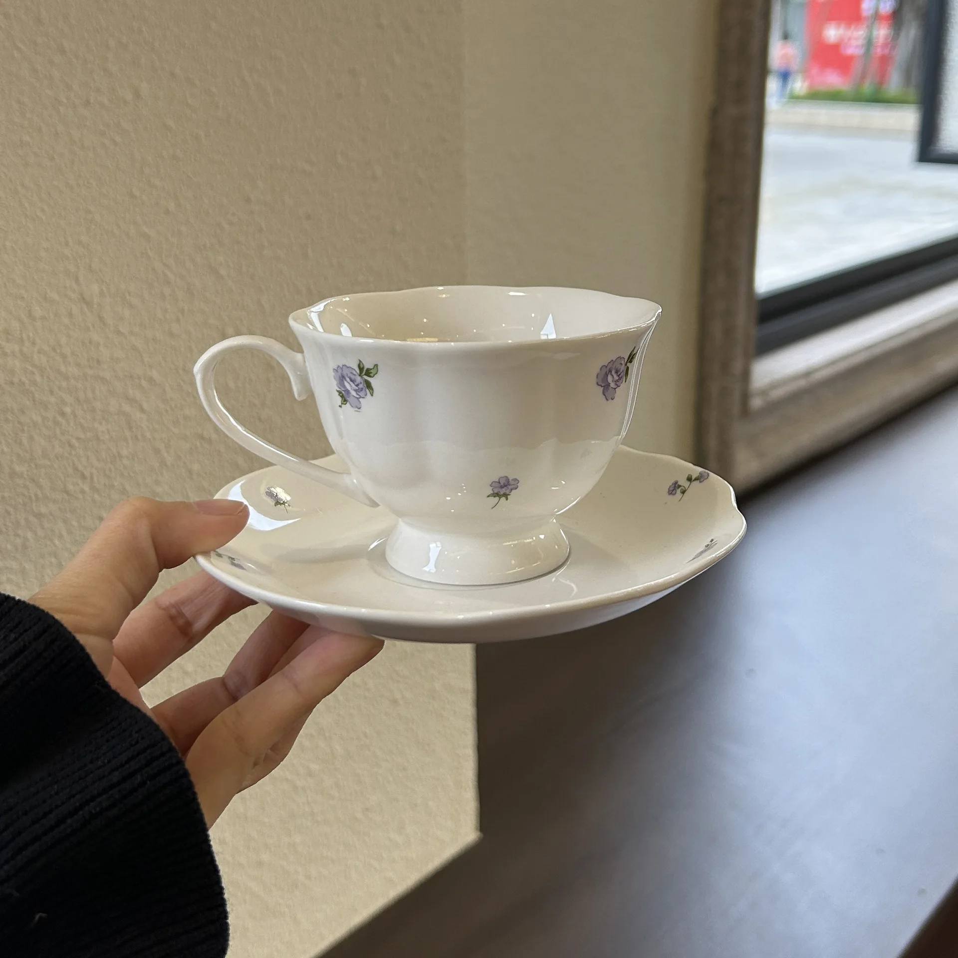 French Vintage Purple Floral Ceramic Coffee Cup and Saucer, Latte Tea Cup for Afternoon Tea Home Decor Unique Gift
French Vintage Purple Floral Ceramic Coffee Cup and Saucer, Latte Tea Cup for Afternoon Tea Home Decor Unique Gift