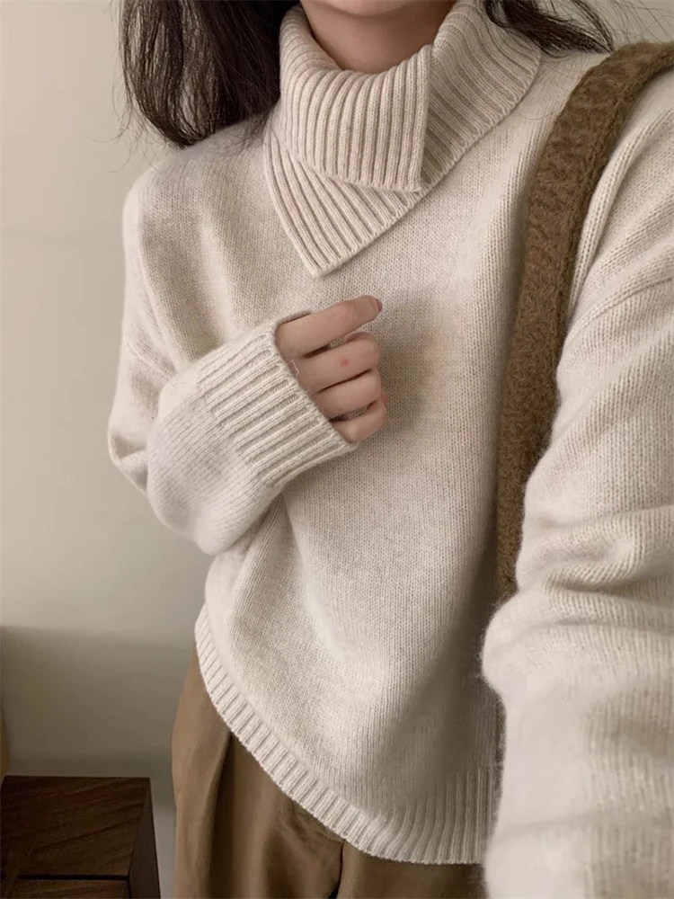 Design Sensation Thickened High Collar Knitted Sweater Women's Korean Style Pure Color Winter Warm Long Sleeve Top
Design Sensation Thickened High Collar Knitted Sweater Women's Korean Style Pure Color Winter Warm Long Sleeve Top