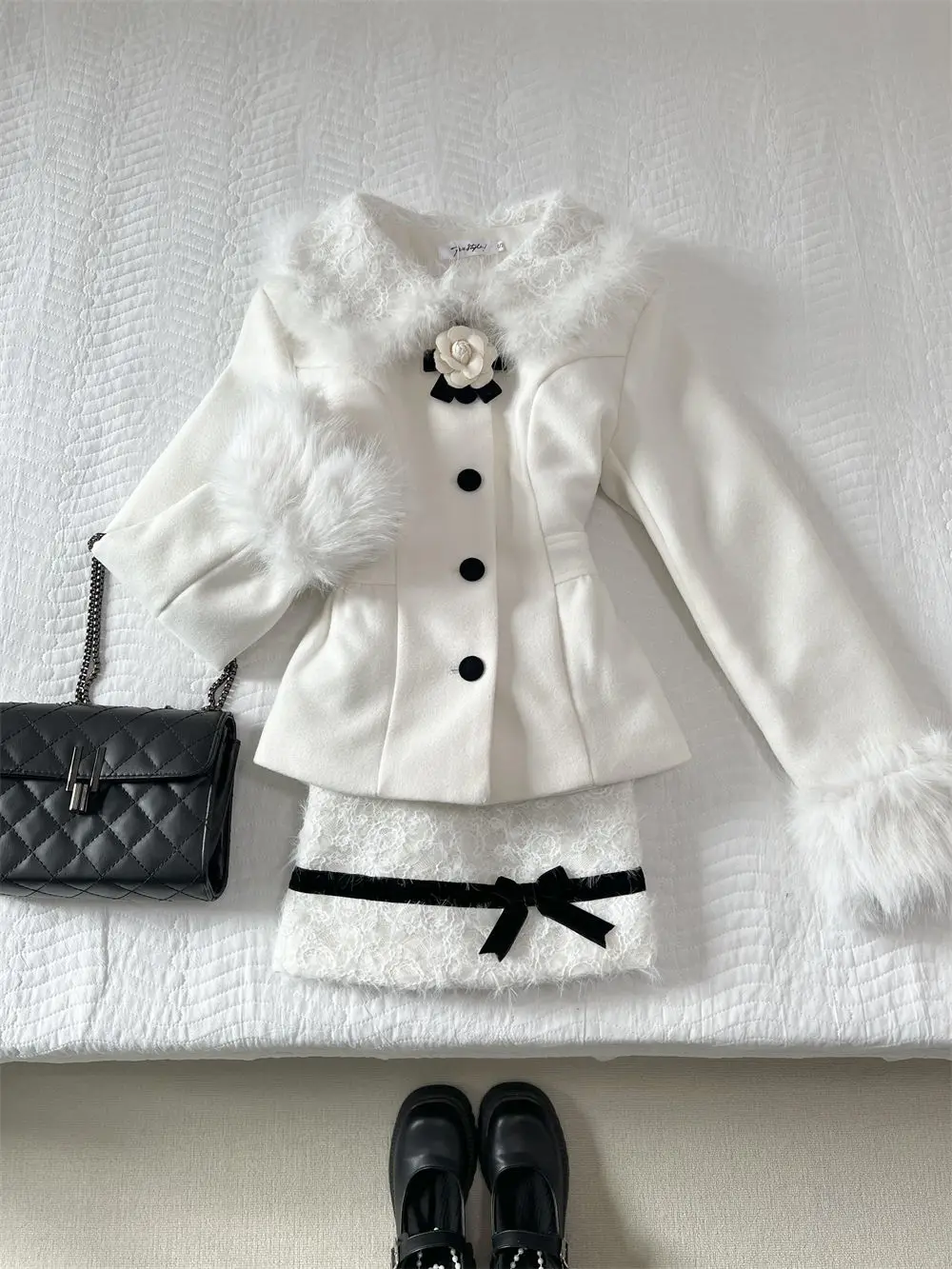 Overcoat Temperament Woolen Coat Short Slim Fur Skirts Korean Fashion Chic Womens Two Peice Sets 2025 New Autumn Tops
Overcoat Temperament Woolen Coat Short Slim Fur Skirts Korean Fashion Chic Womens Two Peice Sets 2025 New Autumn Tops