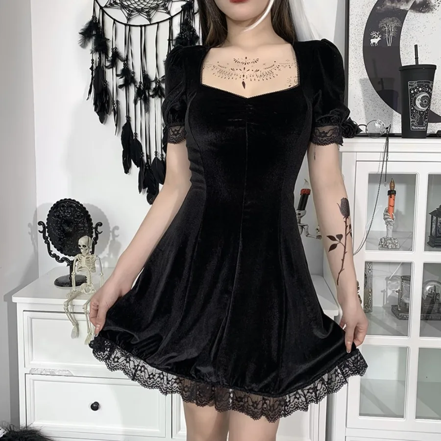 【New style】21477A European and American style dark suede square collar lace edge bubble sleeve dress autumn and winter new soli
【New style】21477A European and American style dark suede square collar lace edge bubble sleeve dress autumn and winter new soli