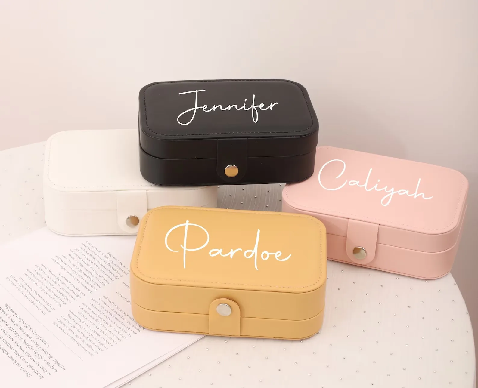 Custom Jewelry Box Fashion Women Portable Travel Jewelry Box Necklace Ring Zipper Stotage Boxes Jewelry Display Cases Organizer
Custom Jewelry Box Fashion Women Portable Travel Jewelry Box Necklace Ring Zipper Stotage Boxes Jewelry Display Cases Organizer