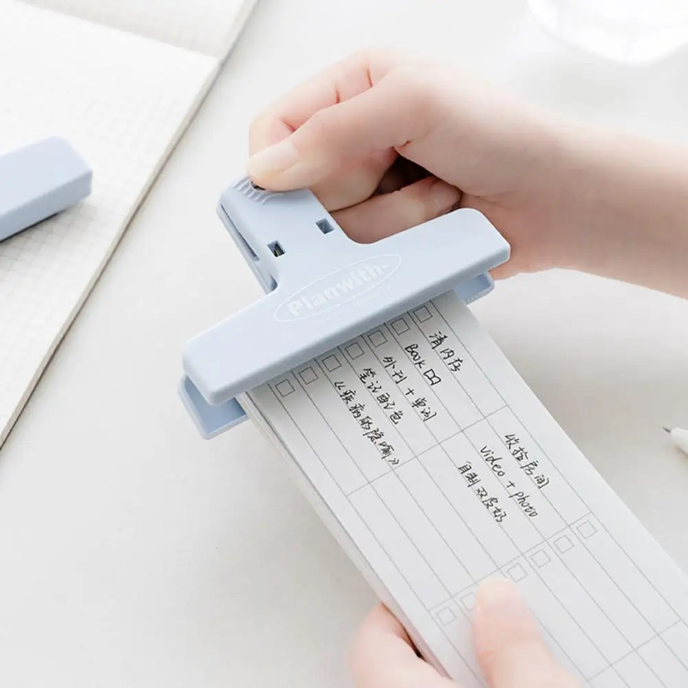 Paper Clip Useful Portable Lightweight Multifunctional Student Stationery Magnetic Clip for Office
Paper Clip Useful Portable Lightweight Multifunctional Student Stationery Magnetic Clip for Office