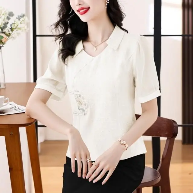 New Chinese Style Buttoned Chiffon Blouse Women's Short Sleeve Summer New Fashion National Style Embroidered Beautiful Top 
New Chinese Style Buttoned Chiffon Blouse Women's Short Sleeve Summer New Fashion National Style Embroidered Beautiful Top