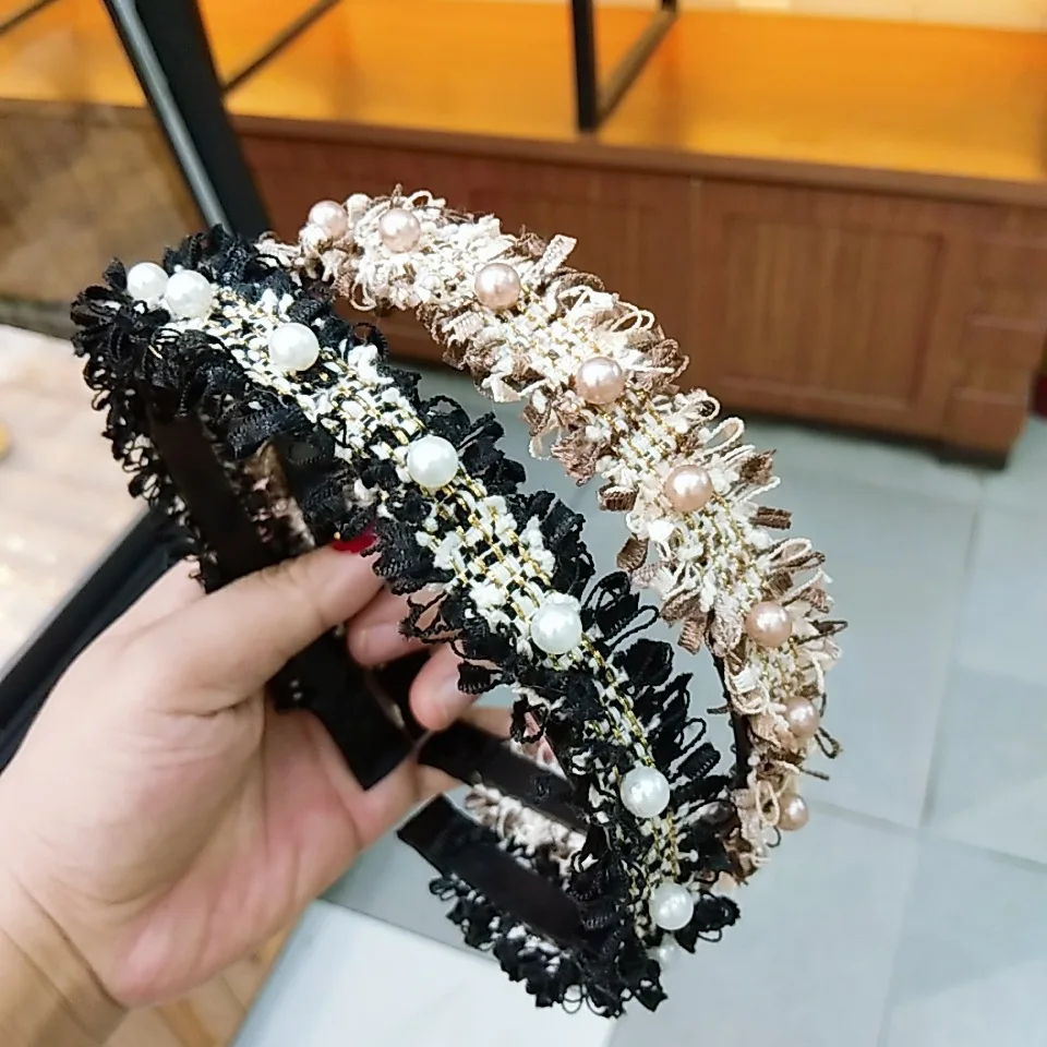 1 Pc Pearl Wide Hairband, Cute Hairband Headpiece, Non-slip, Versatile, Fresh Hairband Hair Accessory for Women
1 Pc Pearl Wide Hairband, Cute Hairband Headpiece, Non-slip, Versatile, Fresh Hairband Hair Accessory for Women