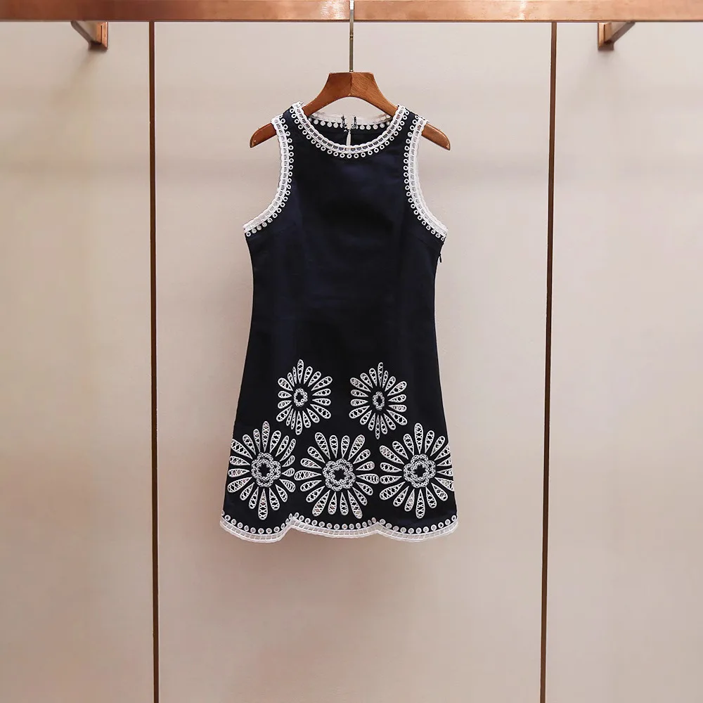 Summer New Vintage Holiday Style Embroidered Design round Neck A-Line Skirt Hem Sleeveless Vest Dress High Waist Knitted Poly...
Summer New Vintage Holiday Style Embroidered Design round Neck A-Line Skirt Hem Sleeveless Vest Dress High Waist Knitted Poly...