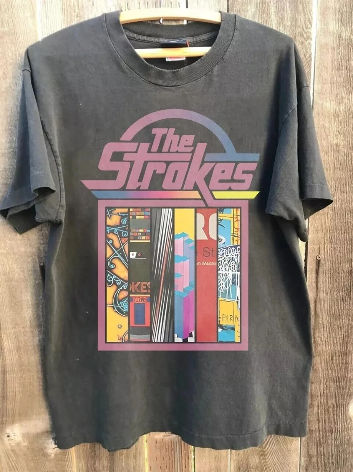Летняя женская винтажная футболка оверсайз с принтом группы The Strokes, унисекс, из дышащего хлопка, стильная, универсальная, в уличном стиле
Летняя женская винтажная футболка оверсайз с принтом группы The Strokes, унисекс, из дышащего хлопка, стильная, универсальная, в уличном стиле