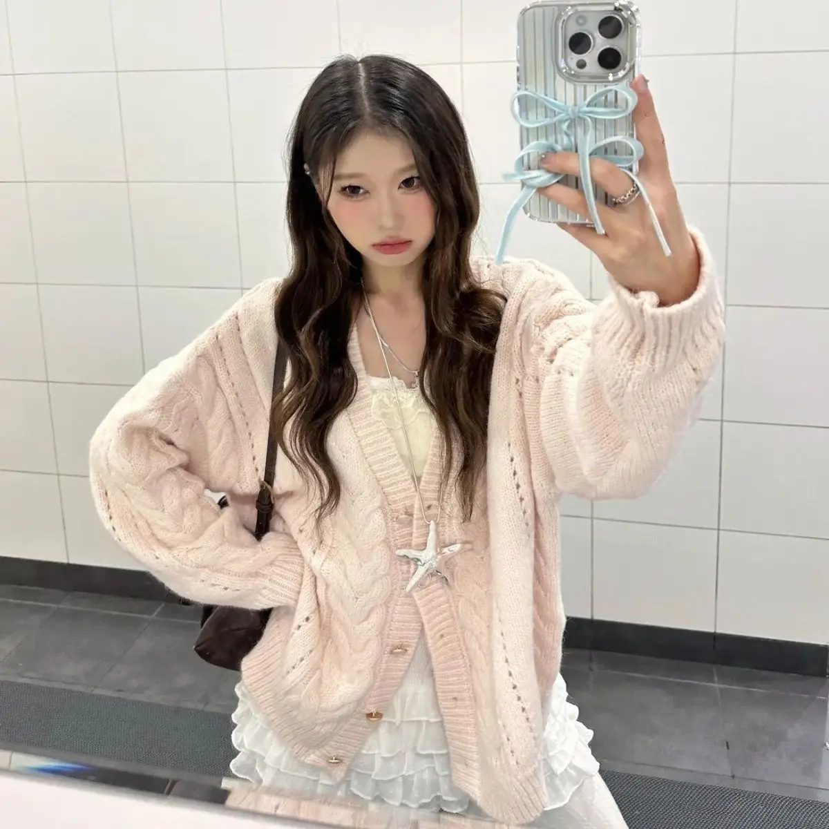 2026 Fashion Twist Sweater Jackets Women Loose Lazy Spring Autumn Knit Coats Female Long Sleeve Cardigan Overcoats U271
2026 Fashion Twist Sweater Jackets Women Loose Lazy Spring Autumn Knit Coats Female Long Sleeve Cardigan Overcoats U271