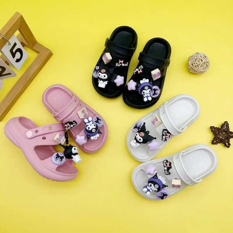 Sanrio мультфильм Kuromi тапочки Kawaii EVA противоскользящие детские сандалии повседневные модные износостойкие тапочки для девочек универсальные милые
Sanrio мультфильм Kuromi тапочки Kawaii EVA противоскользящие детские сандалии повседневные модные износостойкие тапочки для девочек универсальные милые