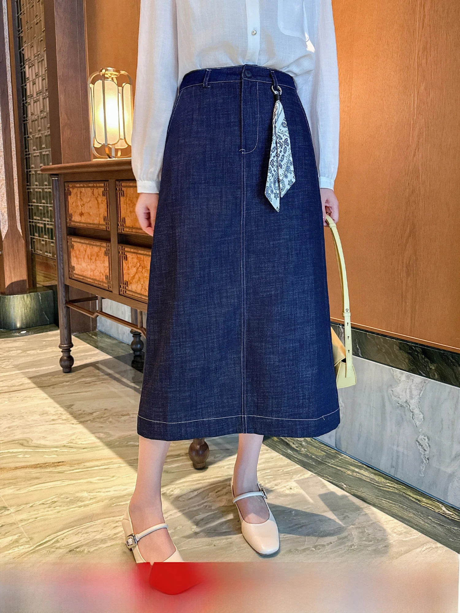 Stylish Silk Scarf Mid-Length Straight Cotton Denim Skirt High Waist A-Line Skirt Ladies Fashion Spring Season Polyester Blend
Stylish Silk Scarf Mid-Length Straight Cotton Denim Skirt High Waist A-Line Skirt Ladies Fashion Spring Season Polyester Blend