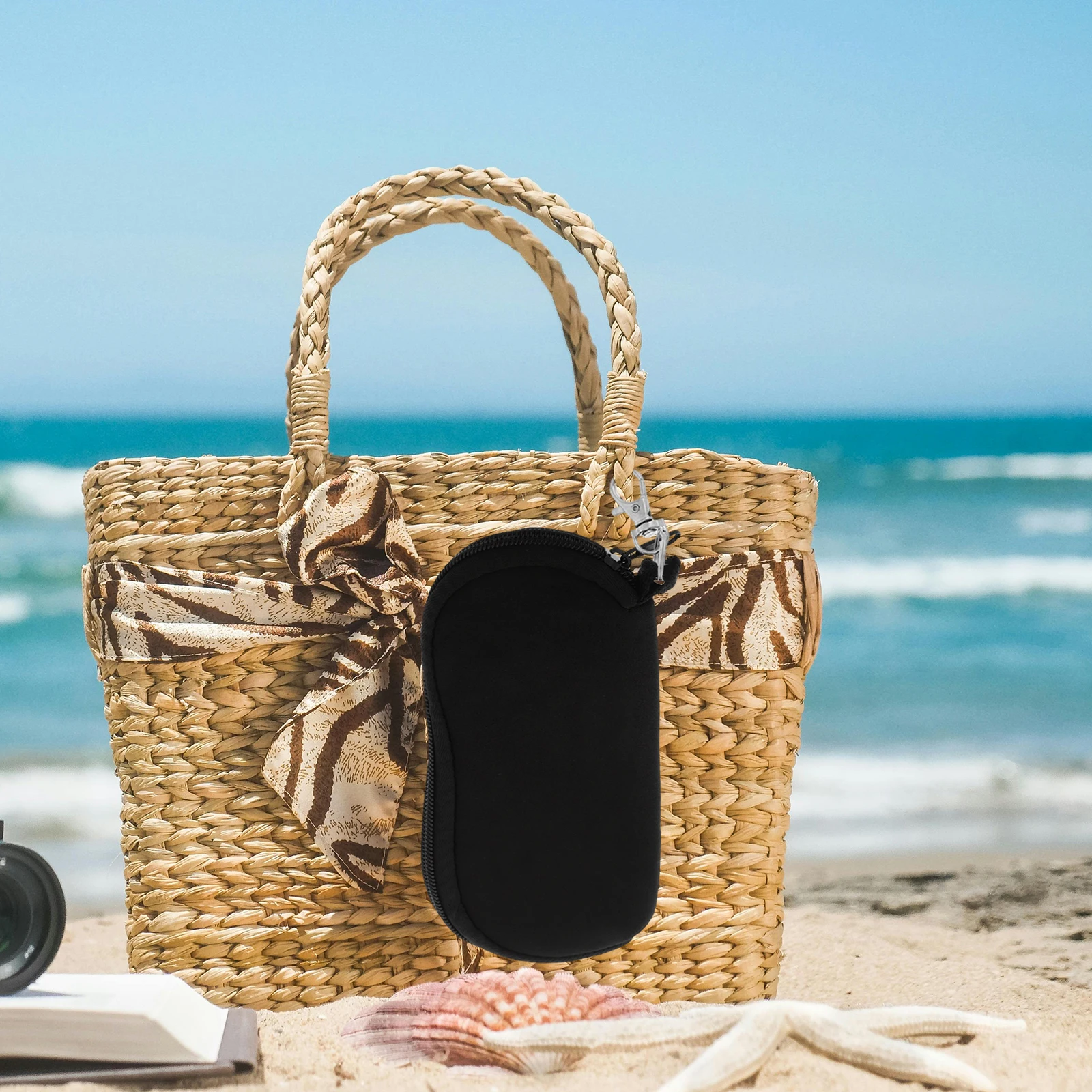 Protective Goggle Case for Men Women Universal Fit Swim Ski Motorcycle Goggles Compact Waterproof Eyewear Storage Pouch
Protective Goggle Case for Men Women Universal Fit Swim Ski Motorcycle Goggles Compact Waterproof Eyewear Storage Pouch